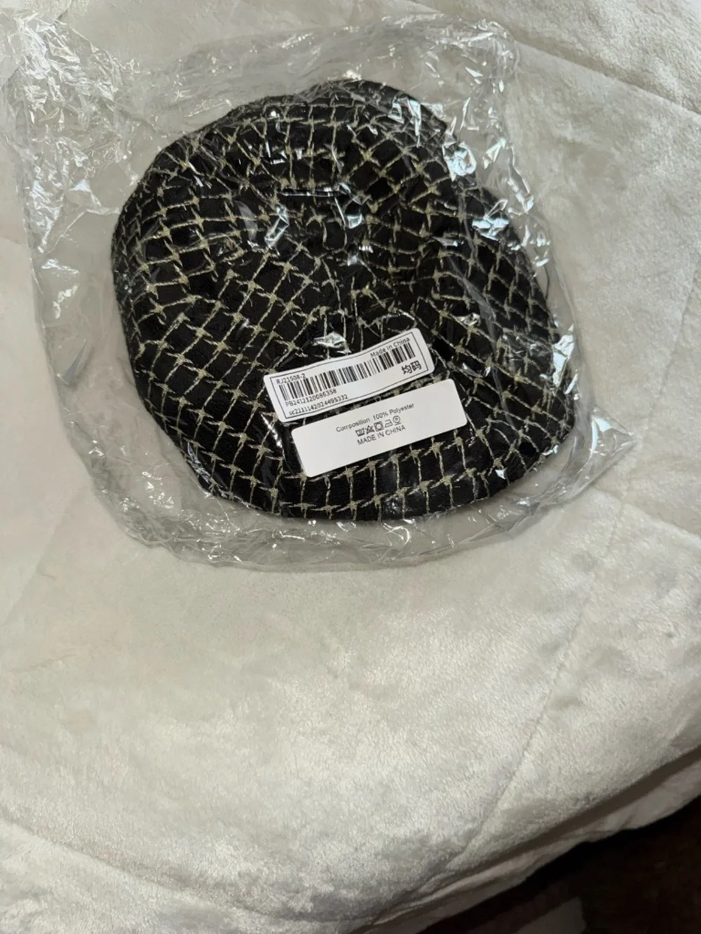 SHEIN Black and White Knit Beret HAT - Picture 1 of 6
